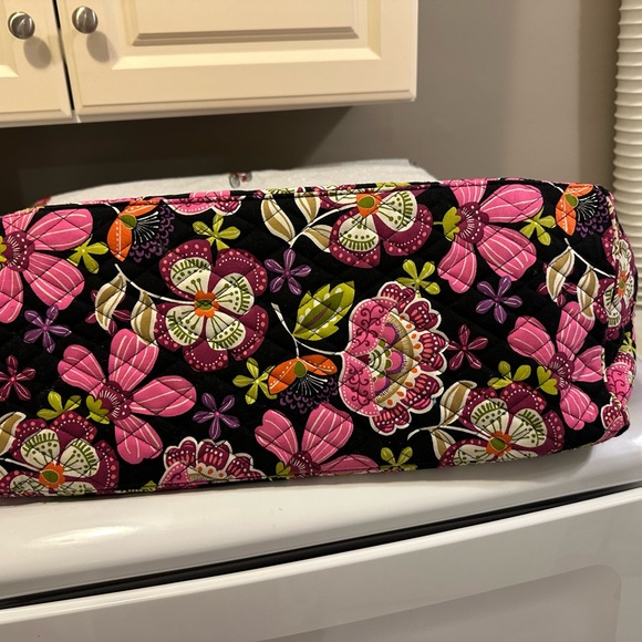 Vera Bradley small duffel - Picture 3 of 4
